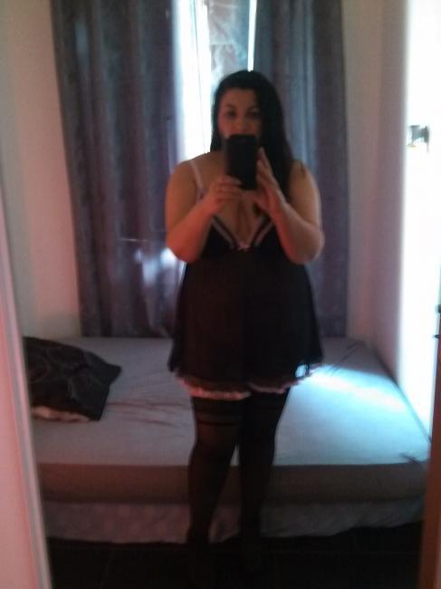 Femme ronde très sexy et douce